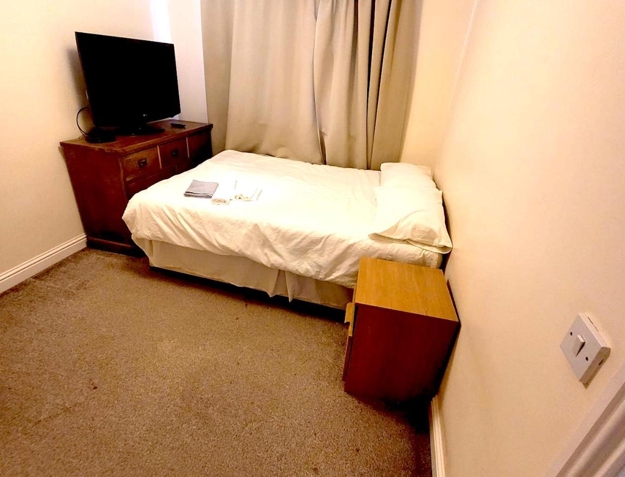 Glasgow Central - Entire House - Free Parking , Free Super Fast Wifi , Private Garden & Parking Security Exteriér fotografie