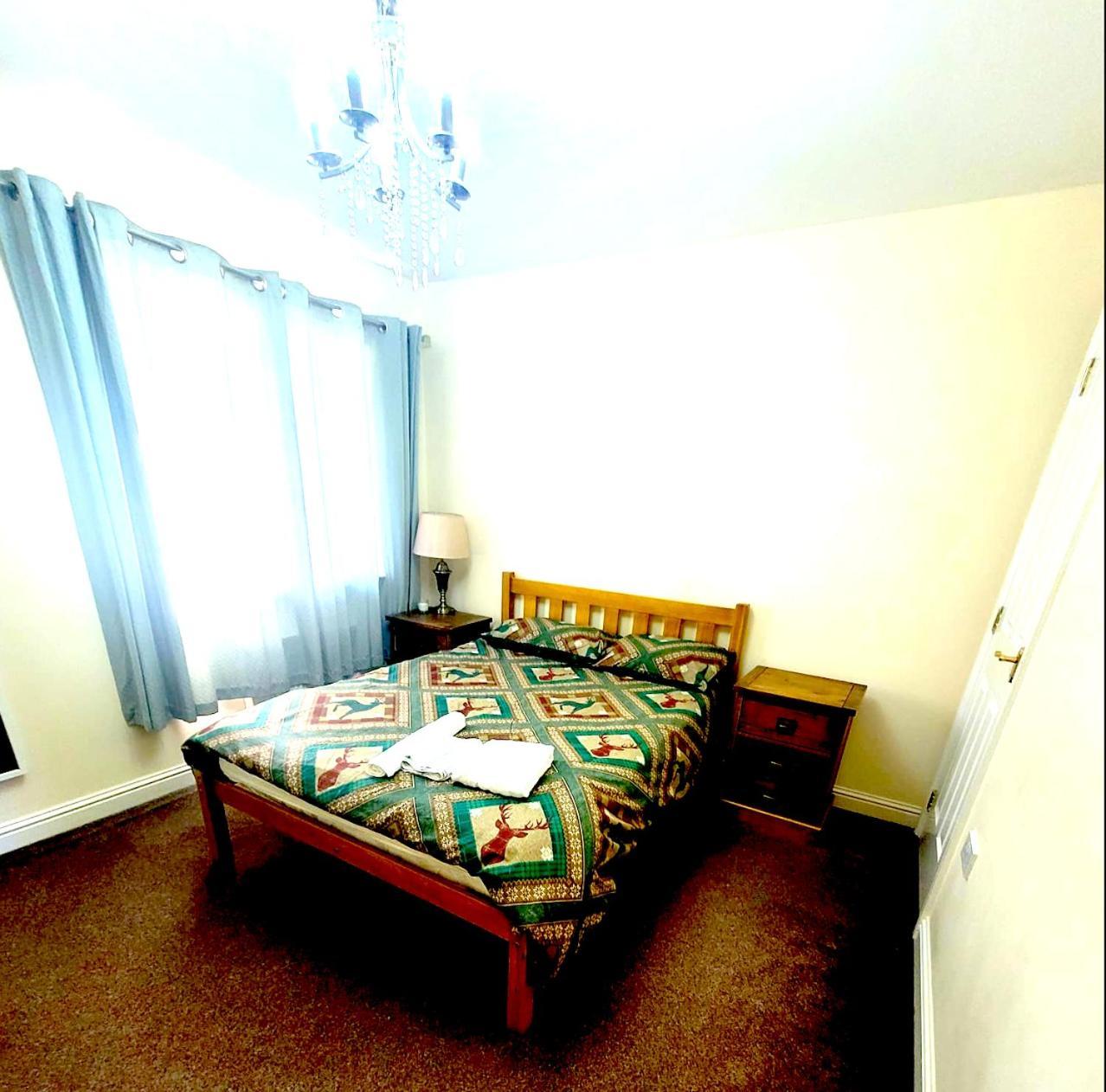 Glasgow Central - Entire House - Free Parking , Free Super Fast Wifi , Private Garden & Parking Security Exteriér fotografie